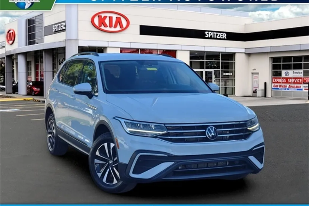 2023 Volkswagen Tiguan S photo 1