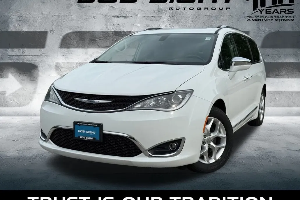 2020 Chrysler Pacifica Limited photo 1
