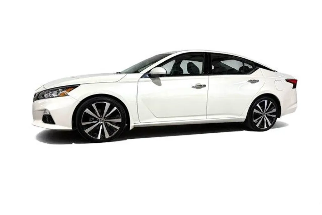 2020 Nissan Altima 2.5 Platinum photo 1