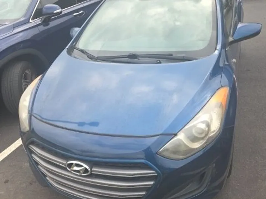 2016 Hyundai Elantra GT Base photo 1