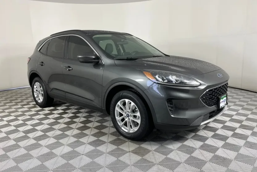 2020 Ford Escape SE photo 1