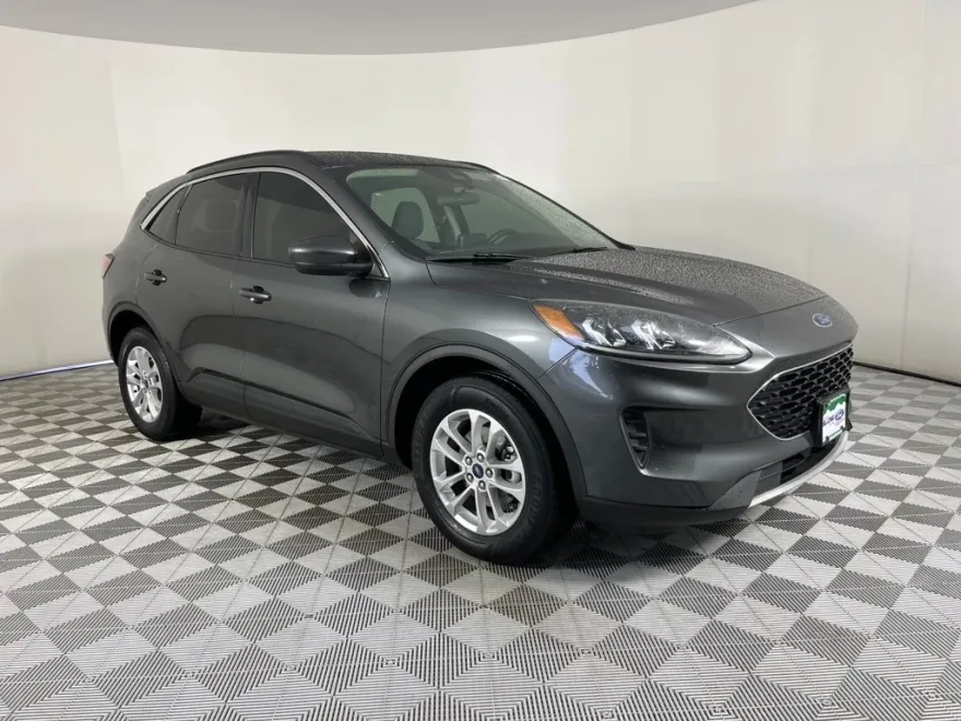 2020 Ford Escape SE photo 1