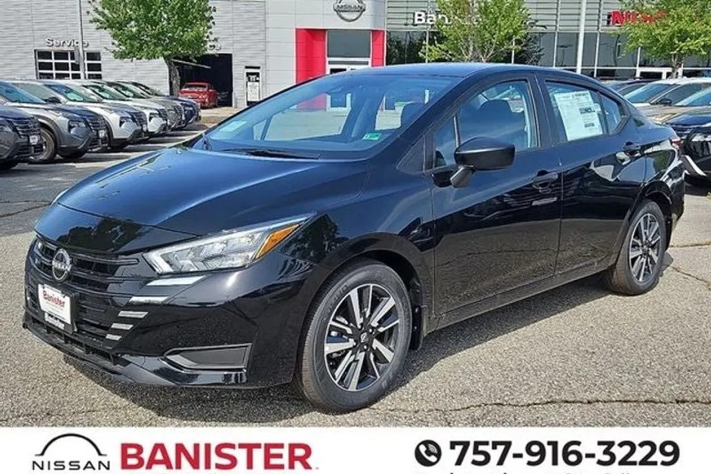 2025 Nissan Versa 1.6 S photo 1