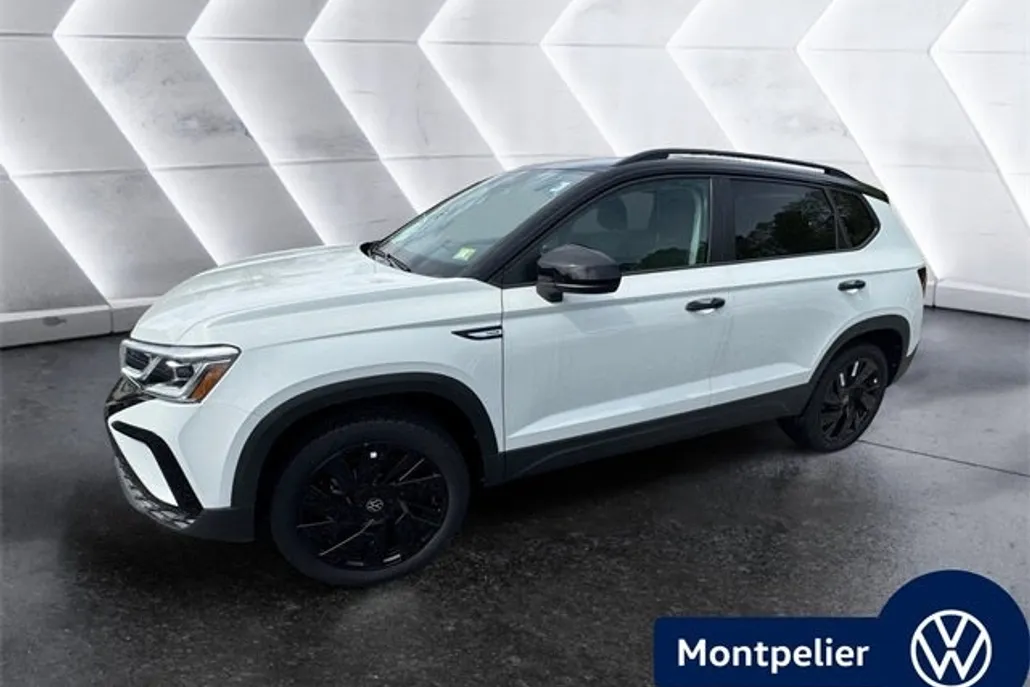 2024 Volkswagen Taos SE photo 1
