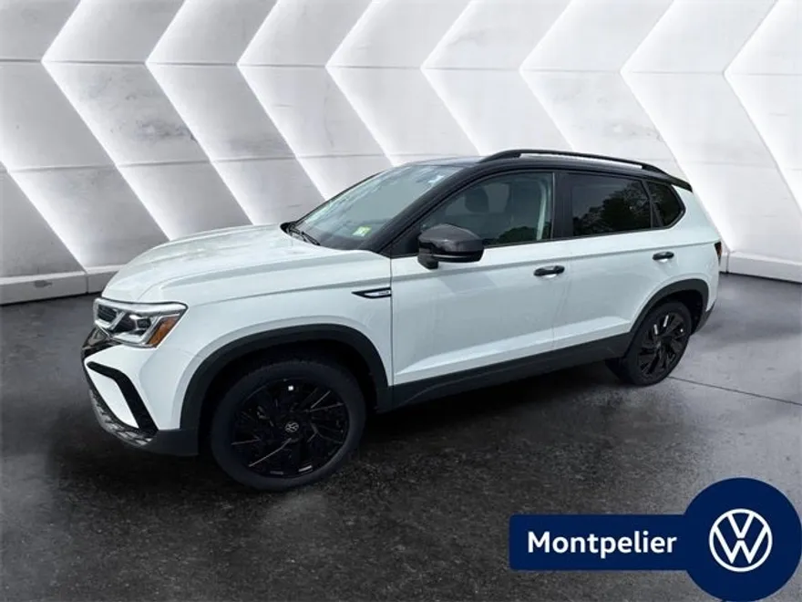 2024 Volkswagen Taos SE photo 1
