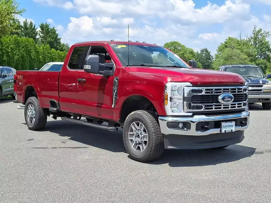 2025 Ford F-350 XLT photo 1