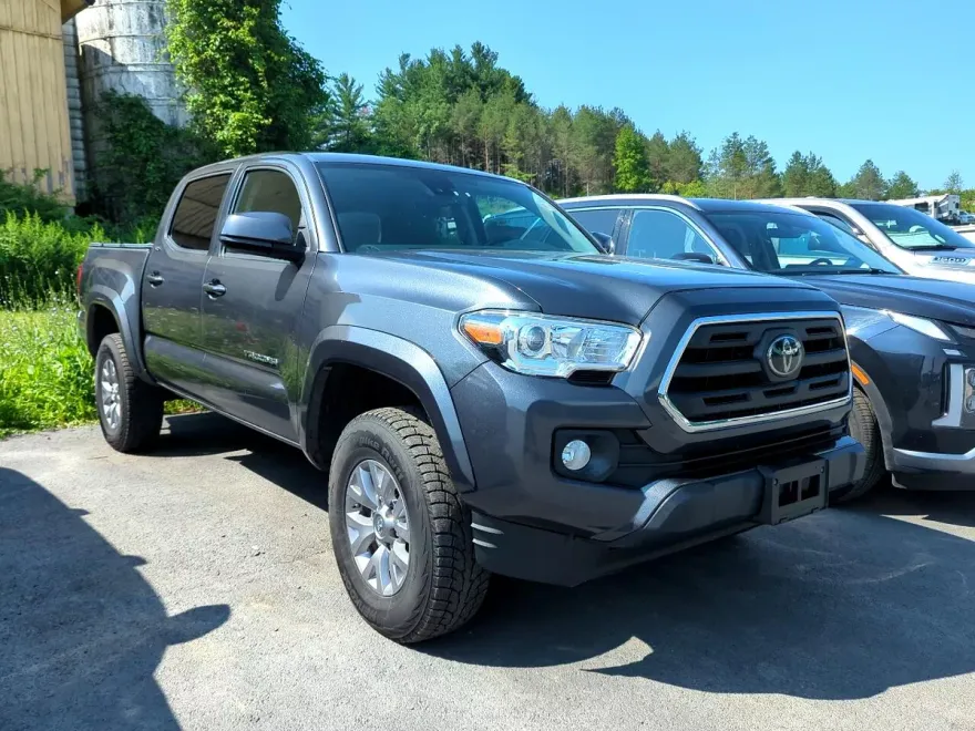 2019 Toyota Tacoma SR5 4x4 photo 1