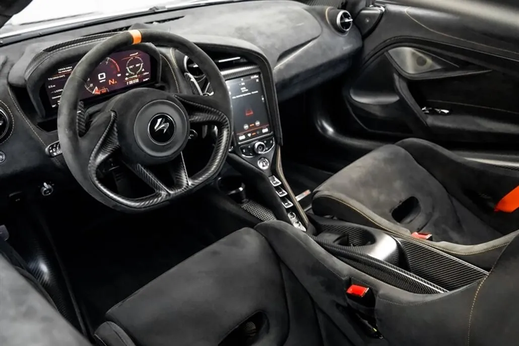 2021 Mclaren 765LT photo 1