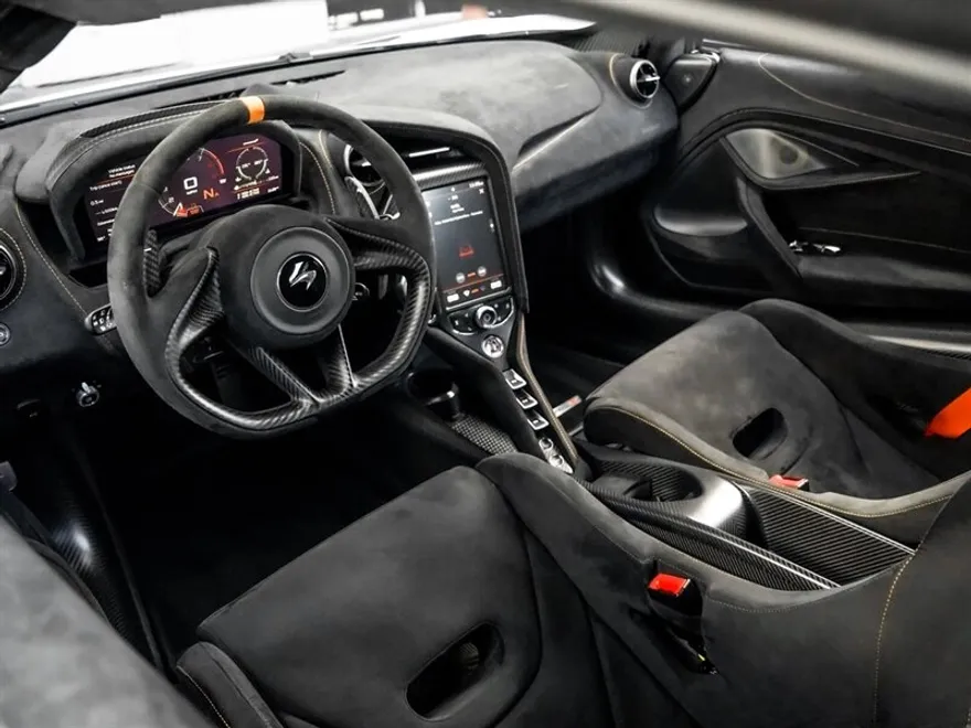 2021 Mclaren 765LT photo 1