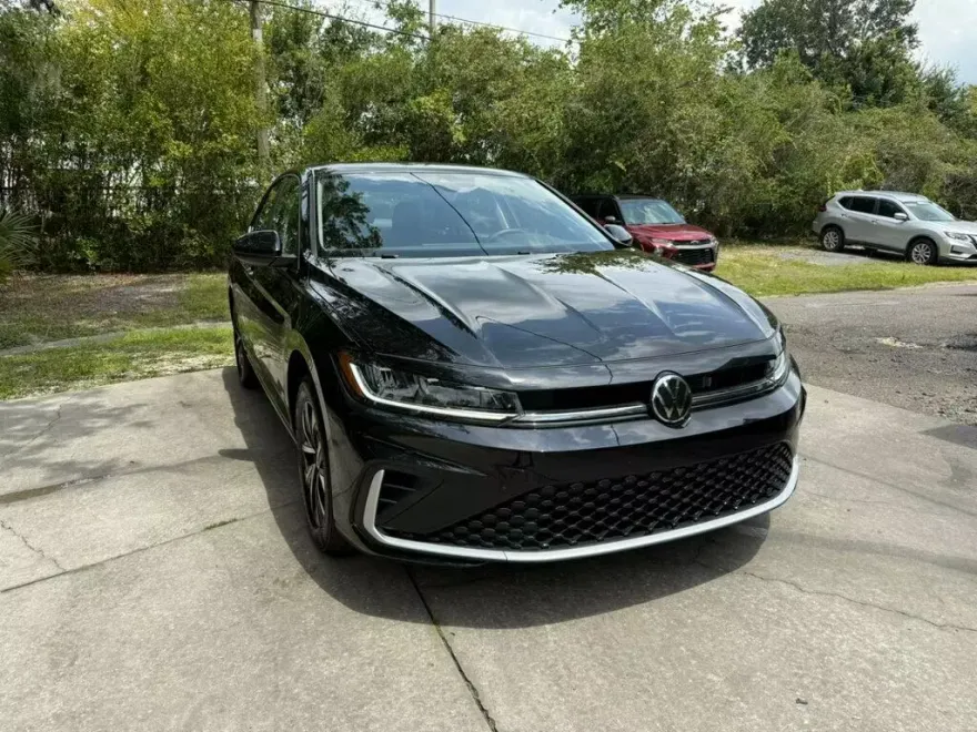2025 Volkswagen Jetta S photo 1
