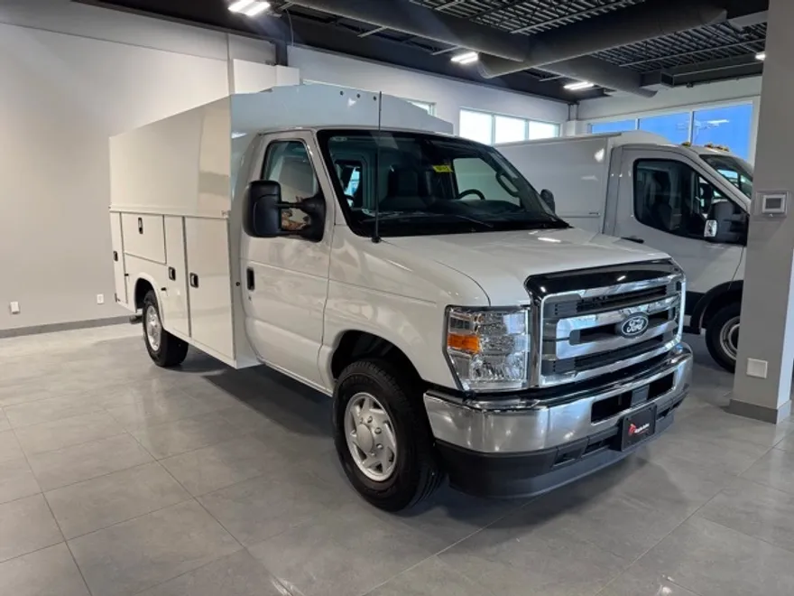 2026 Ford E-350 Base photo 1