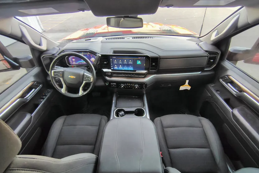 2024 Chevrolet Silverado 2500HD LT photo 1