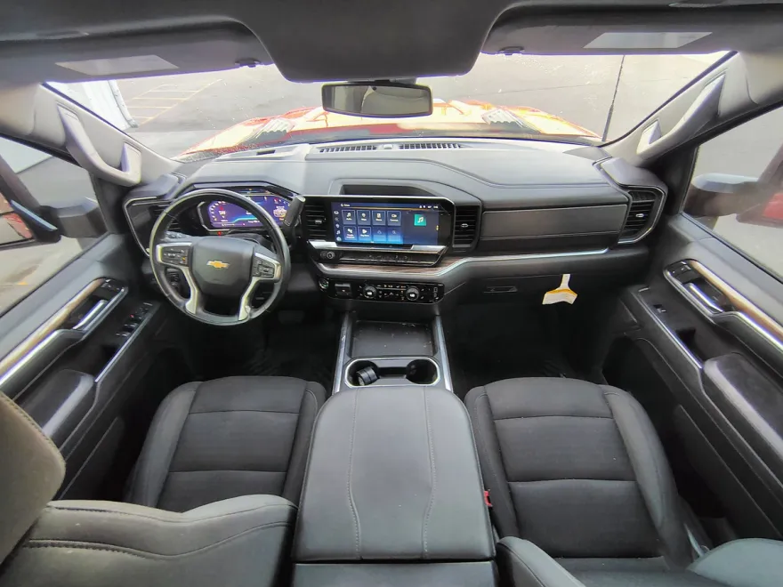 2024 Chevrolet Silverado 2500HD LT photo 1