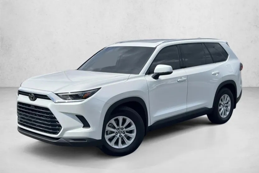 2025 Toyota Grand Highlander XLE photo 1
