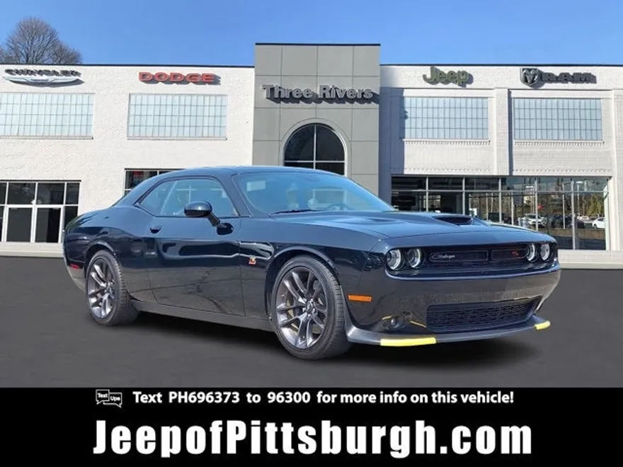 2023 Dodge Challenger R/T Scat Pack photo 1