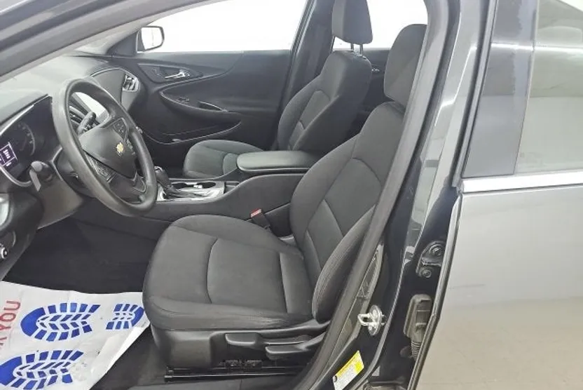 2018 Chevrolet Malibu LS photo 1