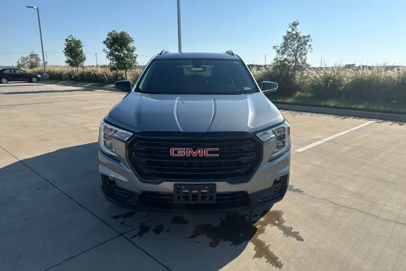 2024 Gmc Terrain SLT photo 1