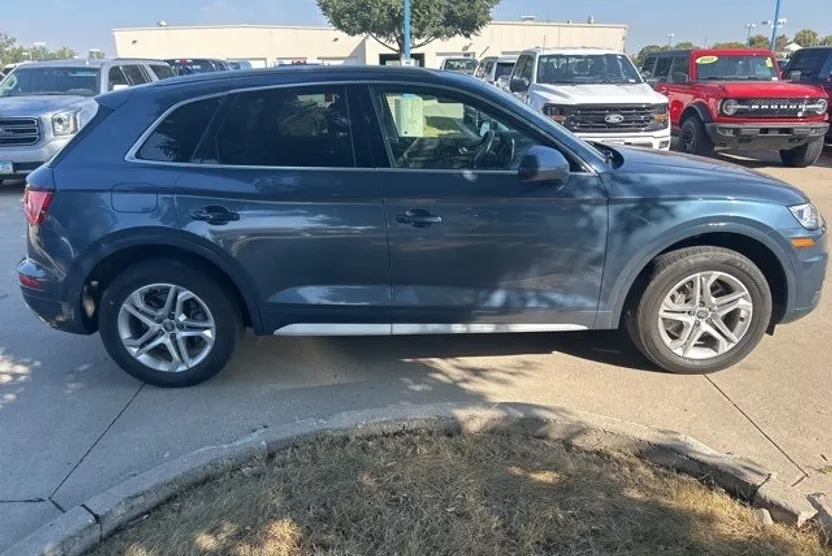 2018 Audi Q5 2.0T Premium photo 1