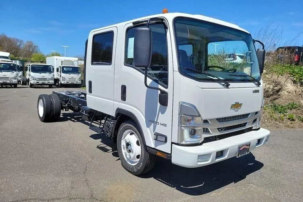 2024 Chevrolet Silverado 4500HD Base photo 1