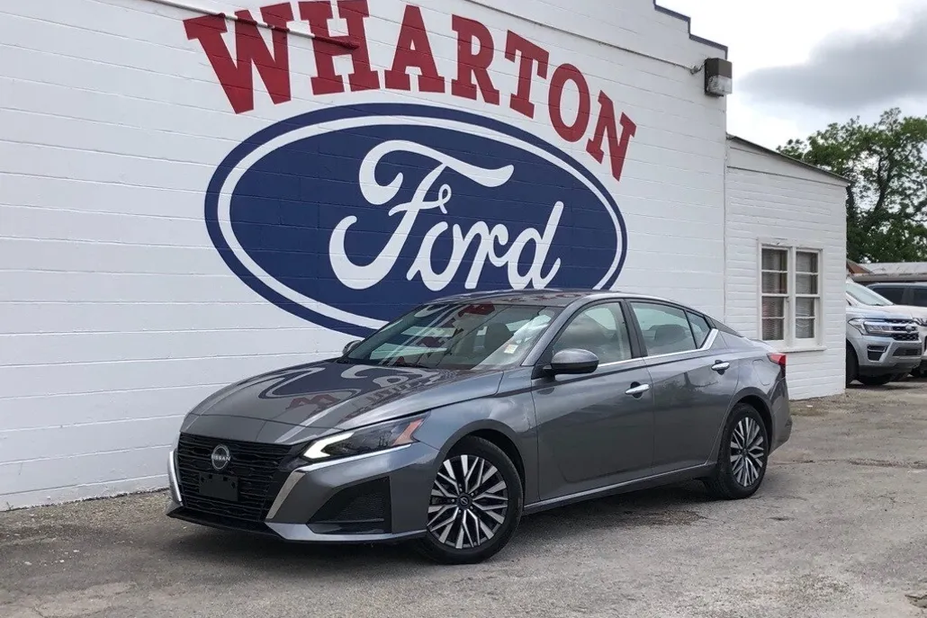 2023 Nissan Altima 2.5 SV photo 1