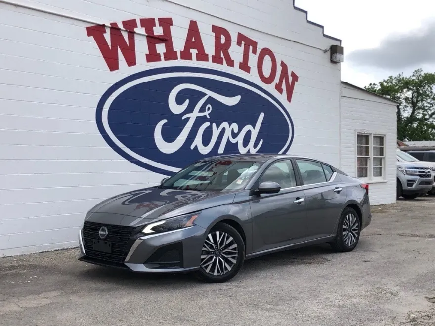 2023 Nissan Altima 2.5 SV photo 1