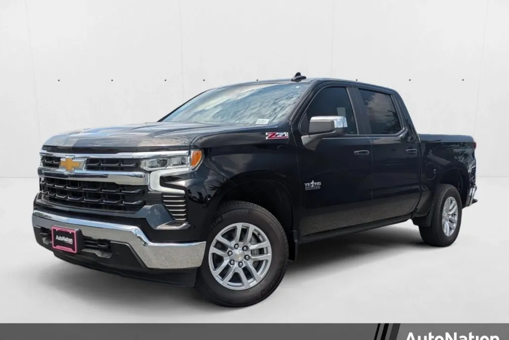 2025 Chevrolet Silverado 1500 LT photo 1