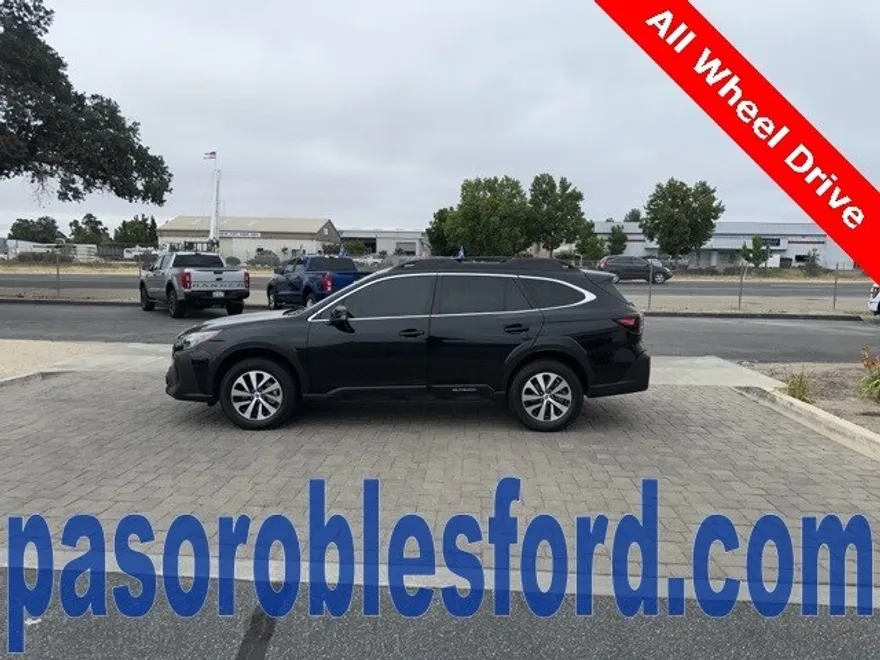 2023 Subaru Outback Premium photo 1