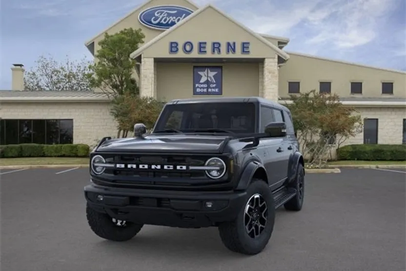 2025 Ford Bronco Outer Banks photo 1
