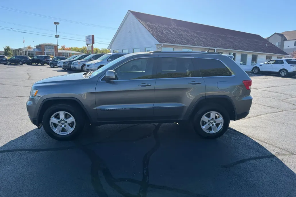 2013 Jeep Grand Cherokee Laredo photo 1