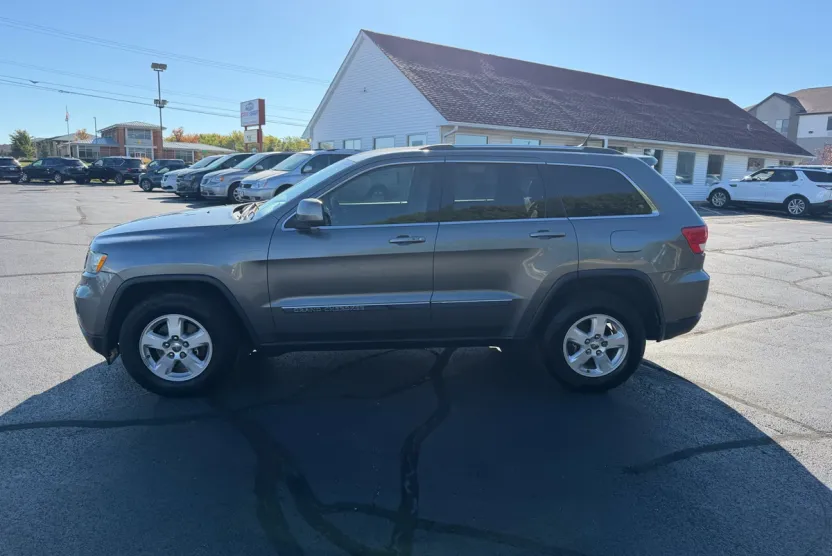 2013 Jeep Grand Cherokee Laredo photo 1