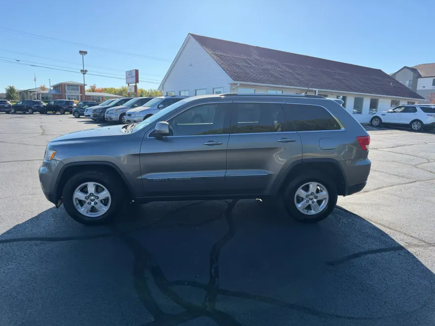 2013 Jeep Grand Cherokee Laredo photo 1