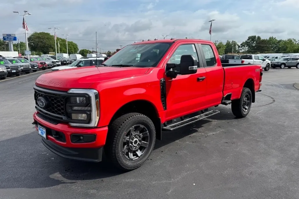 2025 Ford F-350 photo 1