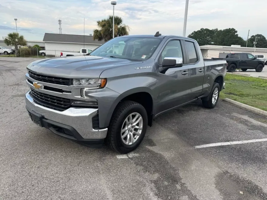 2021 Chevrolet Silverado 1500 LT photo 1
