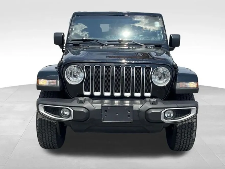 2022 Jeep Wrangler Unlimited Sahara photo 2