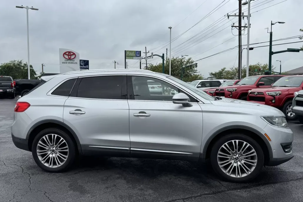 2017 Lincoln MKX Reserve photo 1