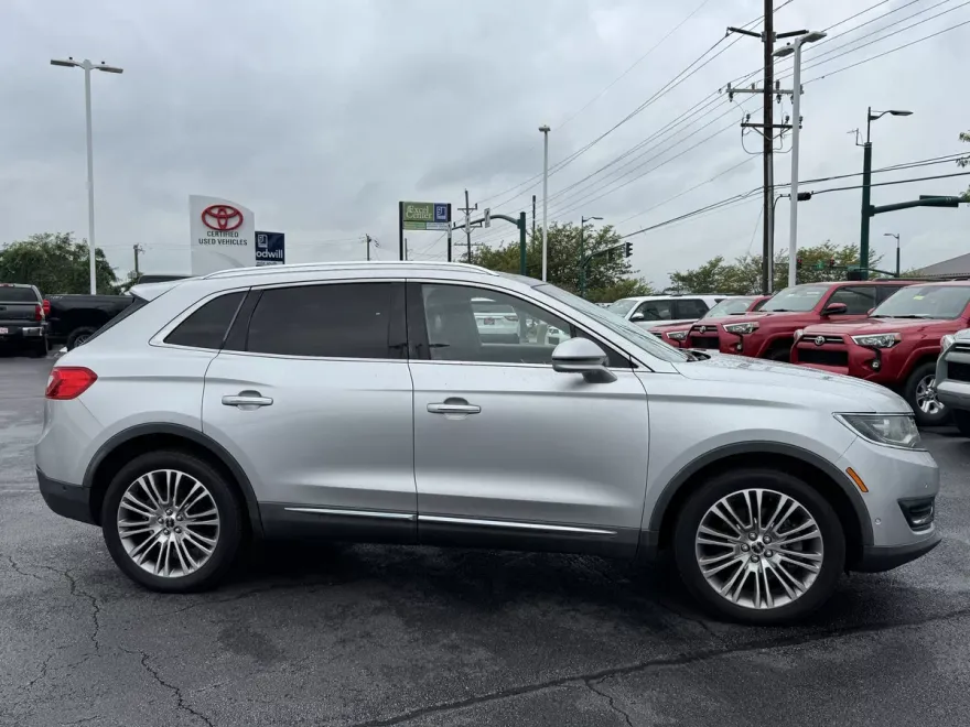 2017 Lincoln MKX Reserve photo 1