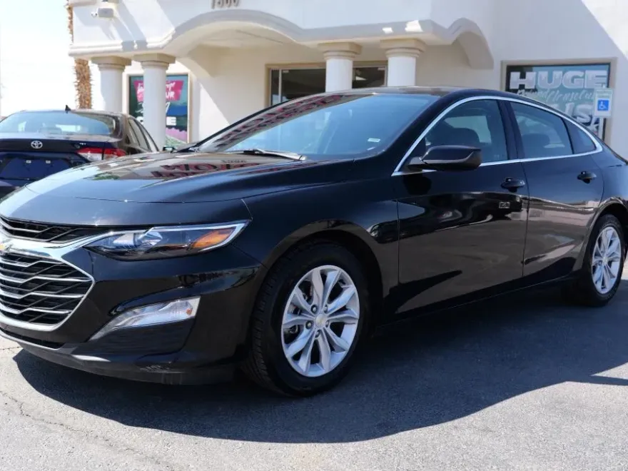 2025 Chevrolet Malibu 1LT photo 1