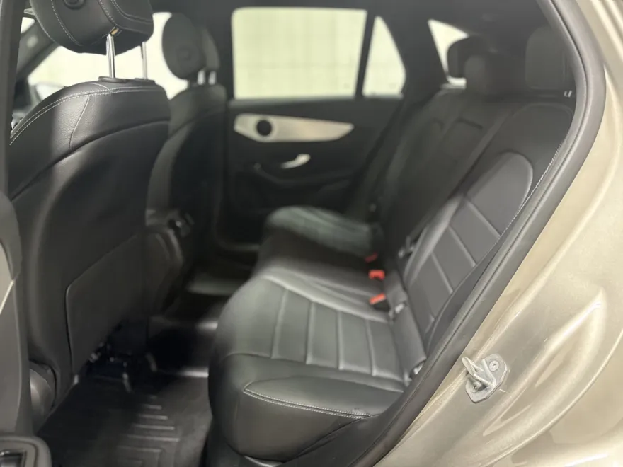 2019 Mercedes Benz GLC 300 photo 1