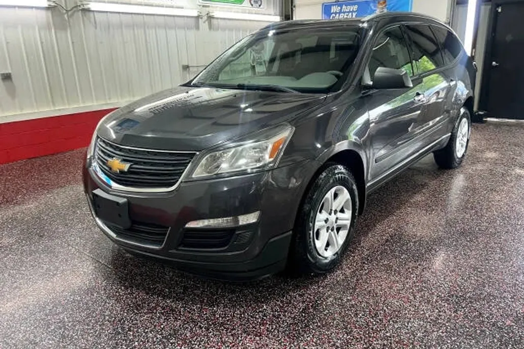 2015 Chevrolet Traverse LS photo 1