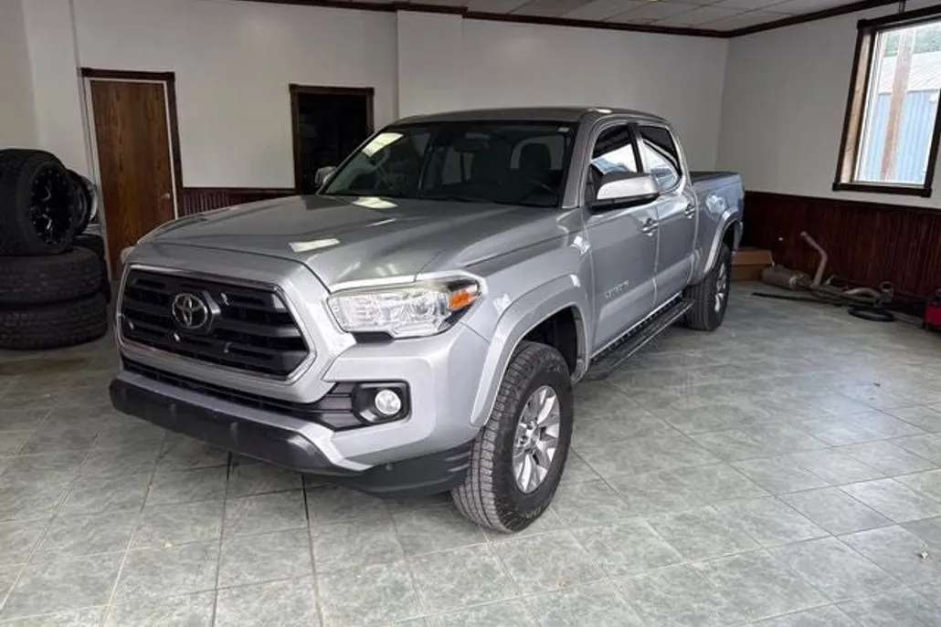 2019 Toyota Tacoma SR5 V6 photo 1