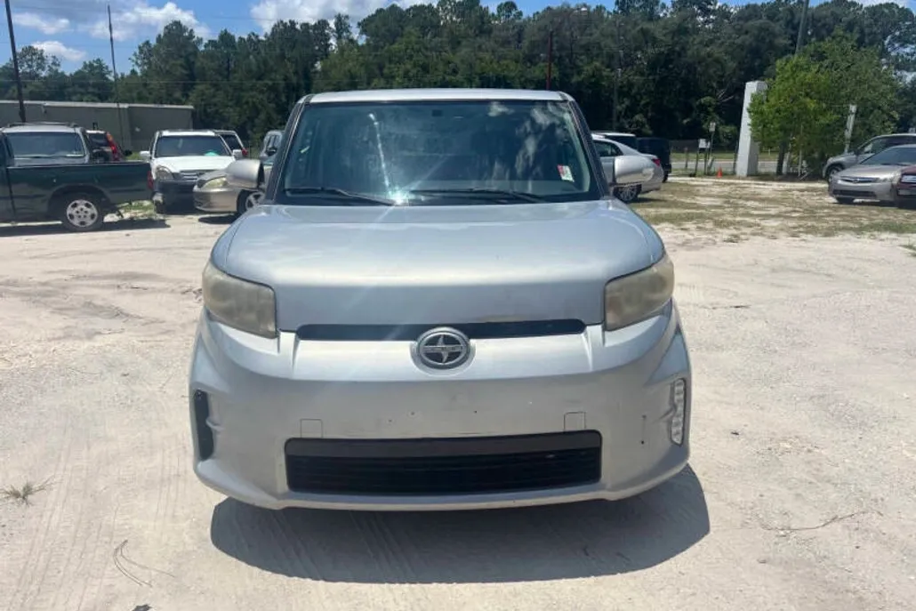 2013 Scion xB Base photo 1