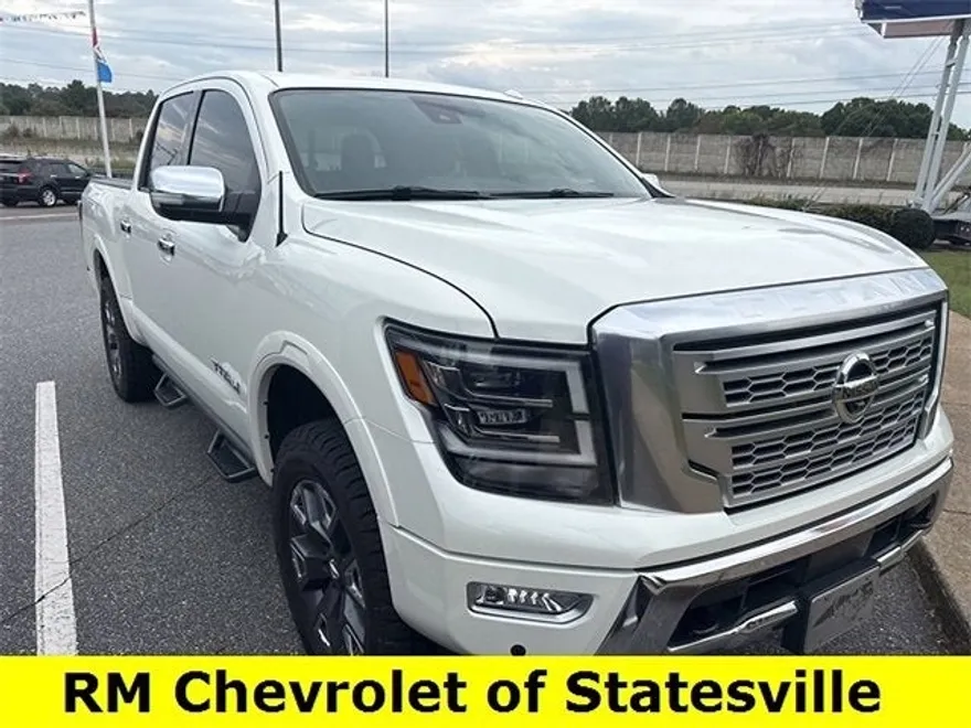 2021 Nissan Titan Crew Cab Platinum Reserve photo 1