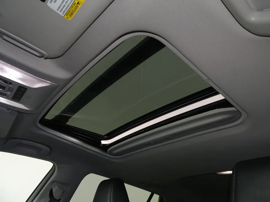 2022 Toyota RAV4 XLE Premium photo 1