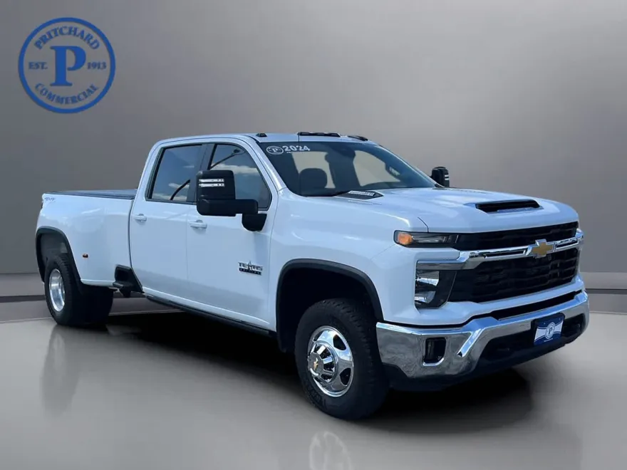 2024 Chevrolet Silverado 3500HD LT photo 1