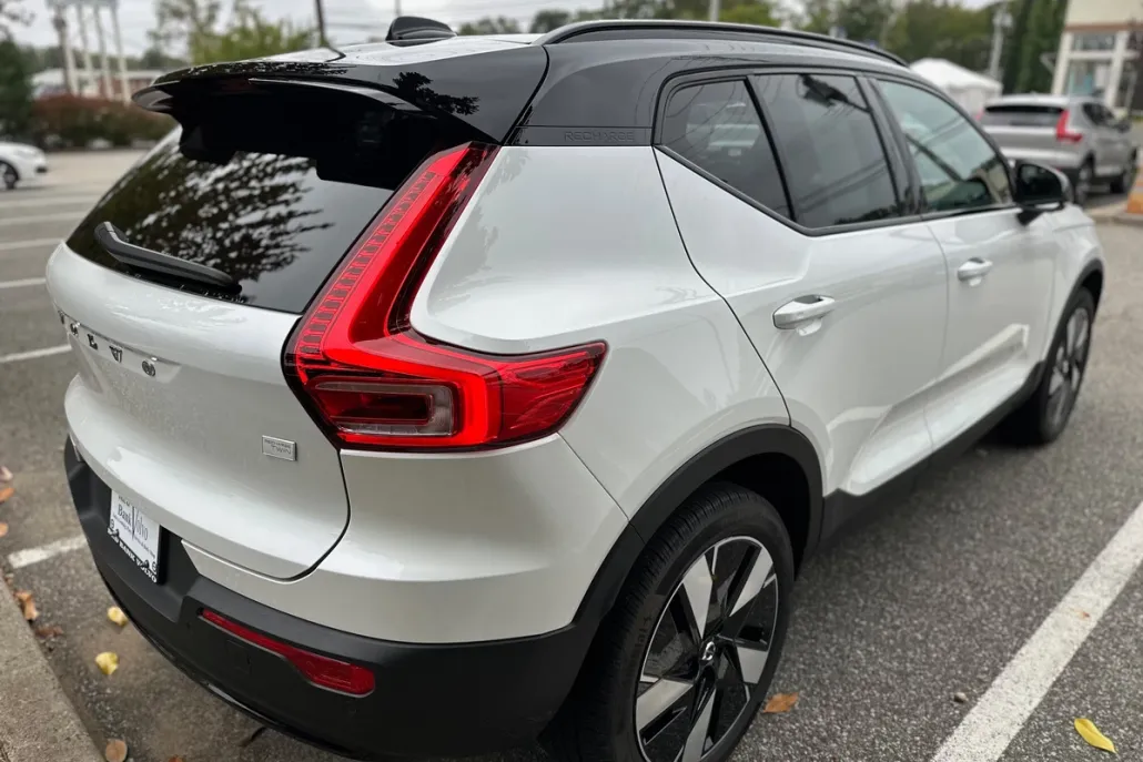 2024 Volvo XC40 Twin Core photo 1