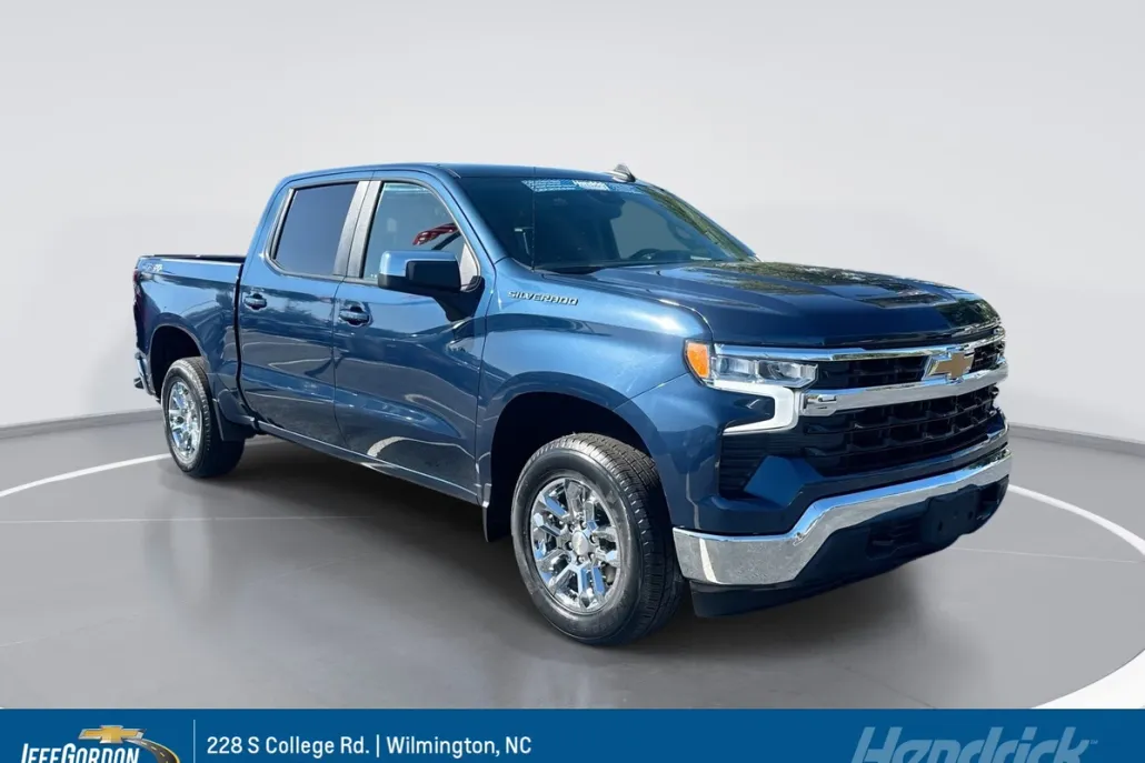2022 Chevrolet Silverado 1500 LT photo 1