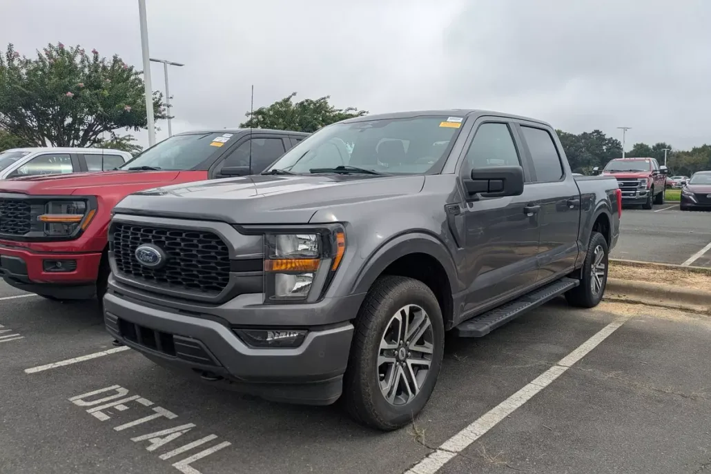 2023 Ford F-150 XL photo 1