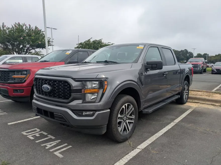 2023 Ford F-150 XL photo 1