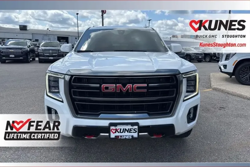 2021 Gmc Yukon AT4 photo 1