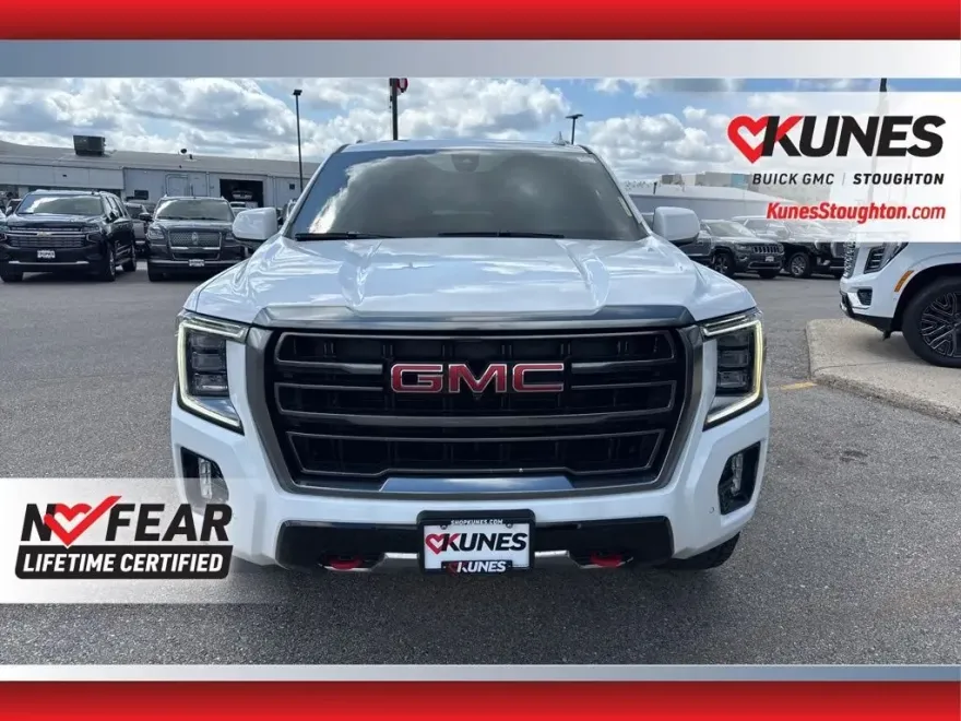 2021 Gmc Yukon AT4 photo 1